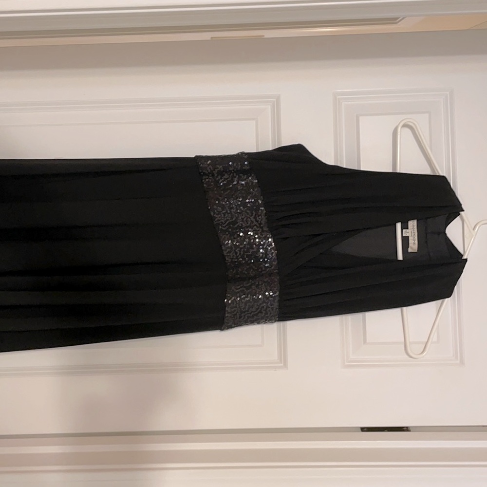 Evan-picone. Black Vneck with sequins .Size 8